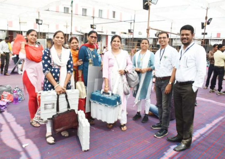 महासमुंद लोकसभा चुनाव 2024, मतदान दल पोलिंग बूथों के लिए हुए रवाना