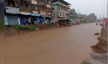 मुंबई में बारिश से गिरा घर का हिस्सा, नाबालिग और पिता की मौत