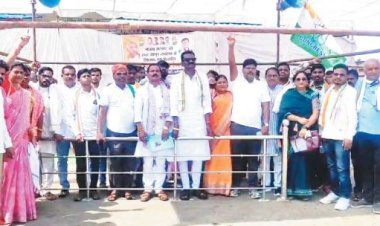 कांग्रेस ने  किया धरना-प्रदर्शन