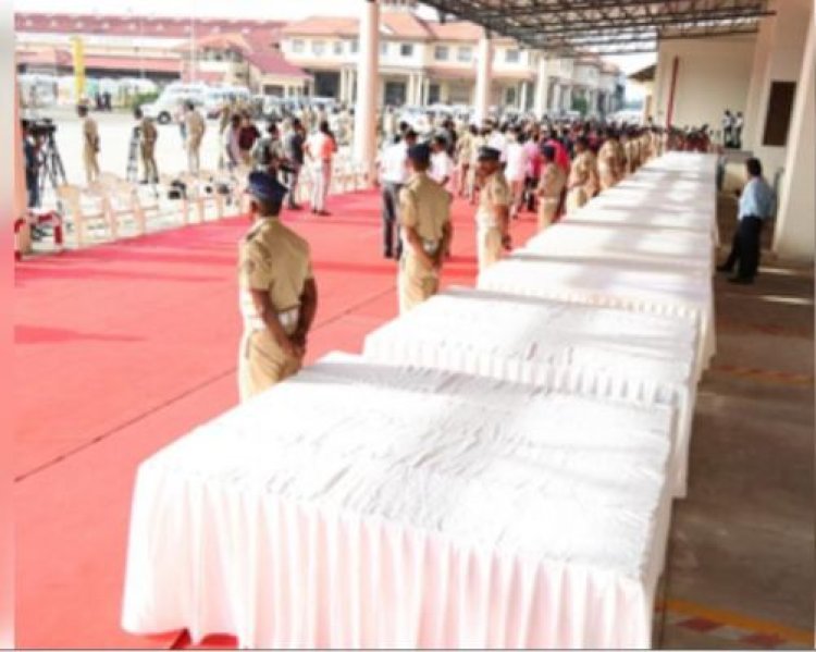 45 भारतीयों के शव लेकर कुवैत से केरल पहुंचा वायुसेना का विमान