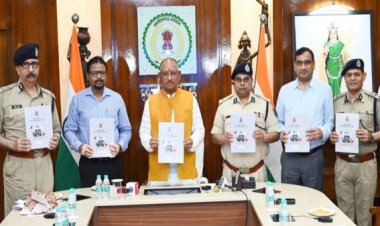 CM विष्णुदेव साय ने तीन नए कानूनों पर आधारित पुस्तक का किया विमोचन, कहा- ब्रिटिश राज के औपनिवेशिक अपराध कानूनों का खत्म हुआ दौर