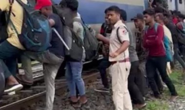 चक्रधरपुर में ट्रेन हादसा, 2 की मौत, स्पेशल ट्रेन से भेजे जा रहे यात्री