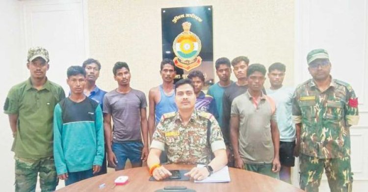 पुलिस पर फायरिंग व गाड़ी को उड़ाने में शामिल 9 नक्सली गिरफ्तार