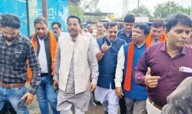 किरंदुल के बाढ़ प्रभावित क्षेत्र का दौरा कर प्रभावित परिवारों से मिलने पहुंचे सांसद