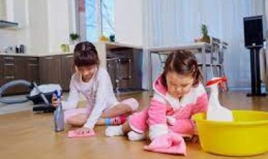 बच्चे को उनके कमरे को साफ-सुथरा रखने में कैसे मदद कर सकते हैं