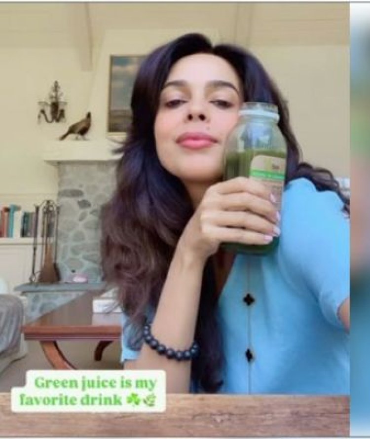 मल्लिका शेरावत के लिए उम्र महज एक संख्या, इस ड्रिंक से खुद को रखती हैं फिट