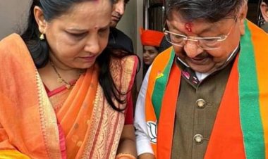 इंदौर में संडे को मंत्री विजयवर्गीय ने दी घर-घर दस्तक:महिलाओं ने तिलक लगाकर स्वागत कर ली बीजेपी की सदस्यता, अव्वल रहने वाले 3 वार्डों को 1 लाख का पुरस्कार