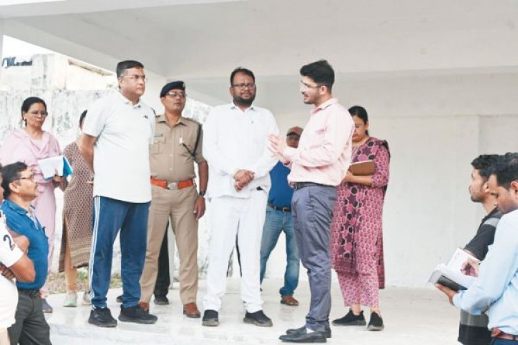 सांप के काटने से किशोरी की मौत:घर के बाहर सो रही थी, सांप ने पेट में काटा, अस्पताल ले जाते वक्त तोड़ा दम