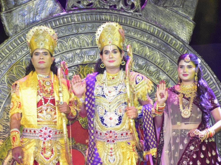 चित्रकूट के घाट पर श्री रामलीला उत्सव का आयोजन:रविवार रात हुआ शुभारंभ, राम जन्म का किया गया मंचन; आज इंडोनेशिया के कलाकार देंगे प्रस्तुति