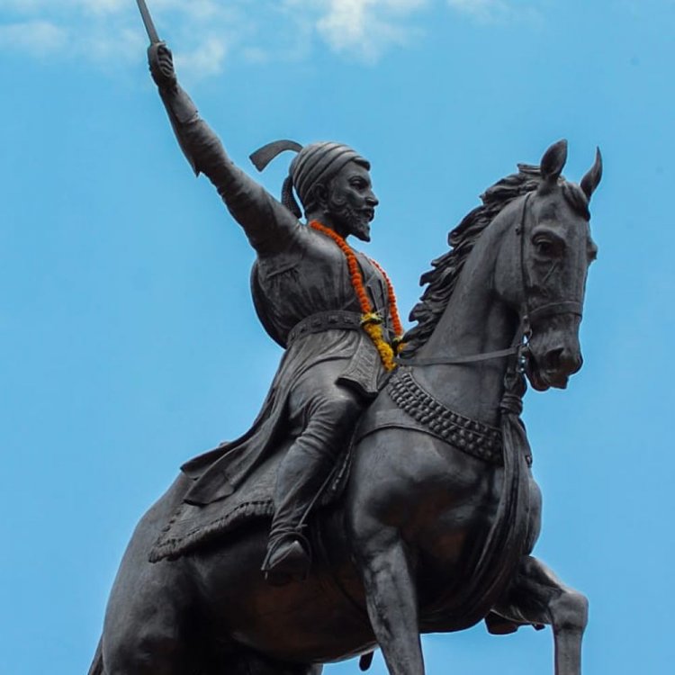 शिवाजी की प्रतिमा पर हंगामा करने का मामला:प्रतिमा का दुग्ध अभिषेक कर आरोपी पर एफआईआर कराएगी शिवसेना