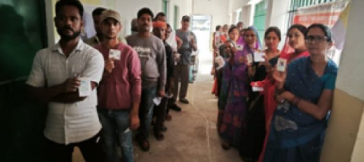 झारखंड में पहले चरण की 43 सीटों पर 11 बजे तक 29.31 मतदान, रांची शहर में सबसे धीमी वोटिंग