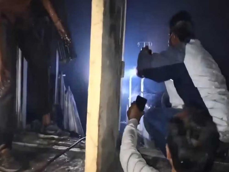 झांसी मेडिकल कॉलेज के NICU में आग, दस नवजातों की मौत