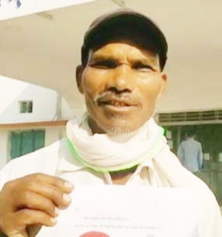 तहसीलदार-बाबू पर रकम, दारू और मुर्गा लेने का आरोप