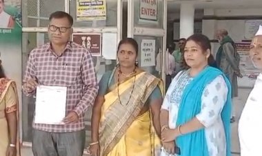रसोई गैस की टंकी का वजन कम निकलने का आरोप:उपभोक्ता अधिकार संगठन ने जनसुनवाई में अफसरों से की शिकायत