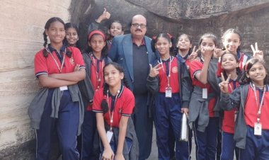 केंद्रीय विद्यालय-1 के छात्रों ने जाना साँची-उदयगिरी गुफा का इतिहास:प्राचार्य गौरव द्विवेदी के निर्देशन में कक्षा छठवीं के विद्यार्थियों का शैक्षिक भ्रमण
