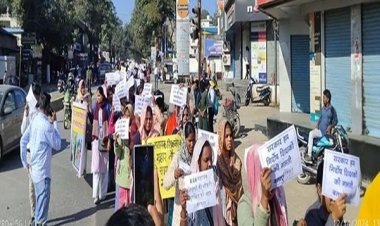 बीएड धारी युवाओं पर बेरोजगारी का संकट: अंबिकापुर से रायपुर की पैदल यात्रा पर निकला