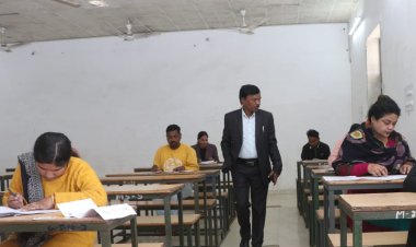 आब्जर्वर ने किया परीक्षा केंद्रों का निरीक्षण