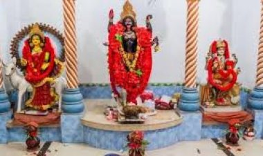 बांग्लादेश में तीन हिंदू मंदिरों में मूर्तियां खंडित की गईं