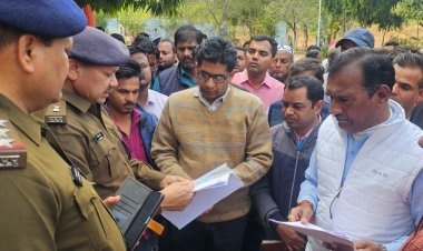 शाजापुर: बिजली कंपनी के कर्मचारियों से मारपीट का मामला:पुलिस ने पिता-पुत्र के खिलाफ किया मामला दर्ज; कल कर्मचारियों ने सौंपा था ज्ञापन