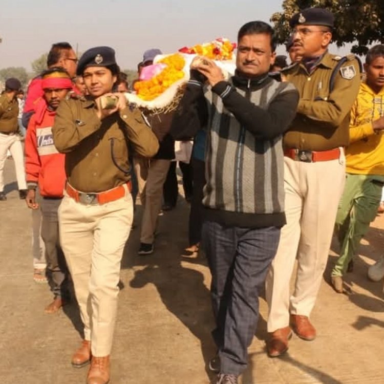 पद्मश्री से सम्मानित जोधइया अम्मा को नम आंखों से विदाई:कलेक्टर, एसपी ने दिया अर्थी को कांधा, रविवार को हुआ था निधन