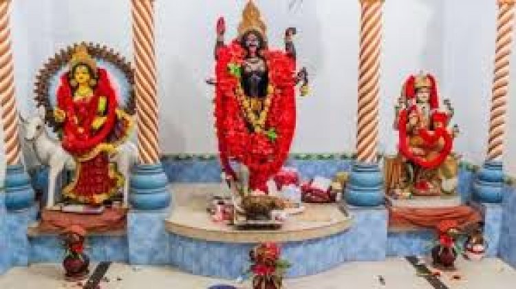 बांग्लादेश में तीन हिंदू मंदिरों में मूर्तियां खंडित की गईं