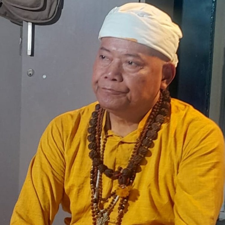 इंडोनेशिया के संत डॉ. ई. मादे धर्मयश इंदौर आए:बोले- मानव जीवन औरों का परोपकार करने के लिए ही मिला, इसे व्यर्थ न जाने दें