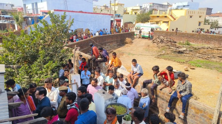 गैस सिलेंडर में लगी आग, पति-पत्नी और बच्ची जिंदा जले