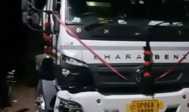 टीकमगढ़-झांसी हाईवे पर हादसा:दूध से भरे टैंकर ने बाइक सवार तीन लोगों को मारी टक्कर, एक की मौत; दो घायल