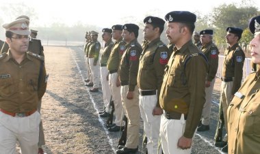 सीहोर में हुई साप्ताहिक जनरल परेड:72 पुलिसकर्मियों ने लिया हिस्सा, SP ने की अनुशासन और टीम वर्क की तारीफ