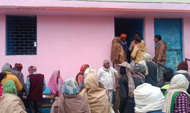 नईगढ़ी के नेत्र शिविर में 240 मरीजों की जांच:38 मोतियाबिंद के मरीज मिले, विशेष एंबुलेंस से चित्रकूट भेजे गए