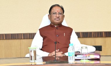 रायपुर: मुख्यमंत्री श्री विष्णु देव साय ने कैबिनेट के सदस्यों के साथ सुनी प्रधानमंत्री श्री नरेंद्र मोदी के 'मन की बात'