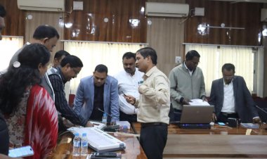 निर्वाचन प्रक्रिया संचालन हेतु आरओ एवं एआरओ को दिया गया प्रशिक्षण