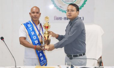 कलेक्टर ने पावरलिफ्टर गुरुवचन को पावर लिफ्टिंग प्रतियोगिता में गोल्ड मेडल जीतने पर किया सम्मानित