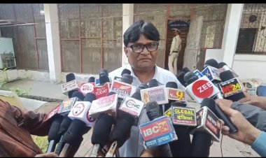 नामांकन के पहले दिन महापौर के लिए तीन जबकि पार्षदों के लिए 20 आवेदन लिए गए