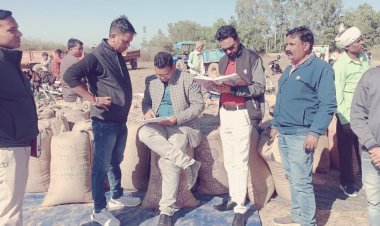 BIG BREAKING: समिति प्रबंधक पर 63 लाख के धान घोटाले का आरोप, अब तक FIR दर्ज नहीं  जिले की सबसे बड़ी अनियमितता पर प्रशासन की चुप्पी पर ग्रामीणों का सवाल.... पढ़िए पूरी खबर