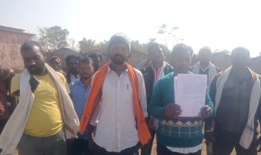 Big Breaking Jashpur: ग्रामीण बच्चों के साथ खिलवाड़ " सैकड़ों बच्चों का भविष्य 2 शिक्षकों के हाथों" शिक्षक की मांग करने चूँदापाठ के नाराज  ग्रामीण पहुंचे कलेक्टर के पास " BEO ने कहा .... पढ़िए पूरी खबर