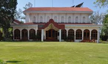 रायपुर : राष्ट्रीय मतदाता दिवस की शपथ : राजभवन के अधिकारियों एवं कर्मचारियों ने ली शपथ   