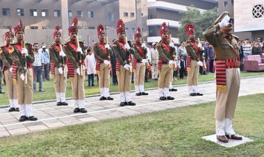 रायपुर : गणतंत्र दिवस पर मंत्रालय में फहराया गया राष्ट्रीय ध्वज