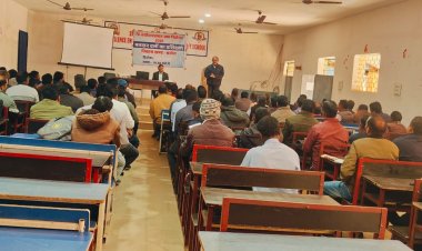 पंचायत निर्वाचन हेतु मतदान अधिकारियों को दिया गया प्रशिक्षण