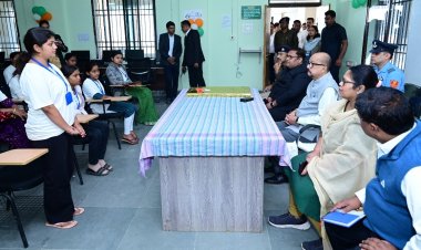 राज्यपाल श्री रमेन डेका ने गरियाबंद लाईवलीहुड कॉलेज का किया निरीक्षण