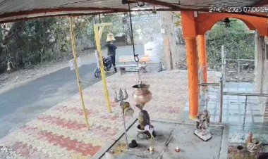 बिलासपुर: हनुमान मंदिर में हनुमान चालीसा बंद कराने की धमकी, ऑटो चालक का वीडियो वायरल; हिंदू संगठनों में भारी आक्रोश...*