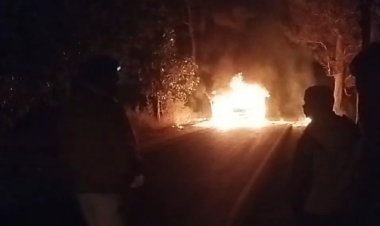 BIG BREAKING JASHPUR: चलती कार में लगी भीषण आग "देखते ही देखते कार राख में हुई तब्दील ... पढ़िए पूरी खबर