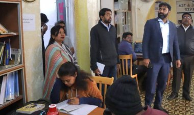 जशपुर: कलेक्टर ने जिला ग्रन्थालय का किया निरीक्षण बच्चों के लिए अच्छी वाई-फाई की सुविधा उपलब्ध कराने के दिए निर्देश