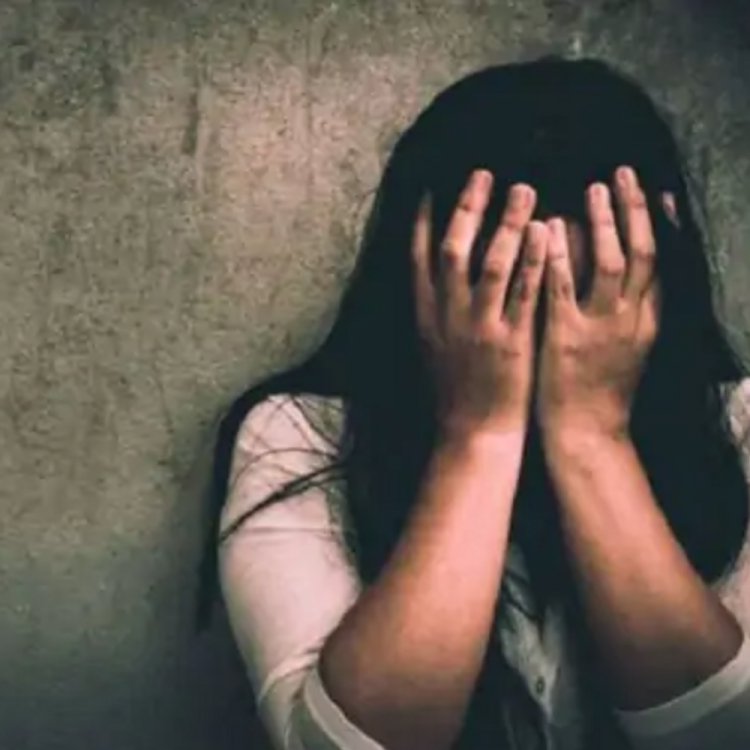 खंडवा में ट्रेन मैनेजर ने योगा टीचर से किया रेप:पीड़िता बोली- 2 साल मुझे साथ रखा, शादी किसी और से कर ली