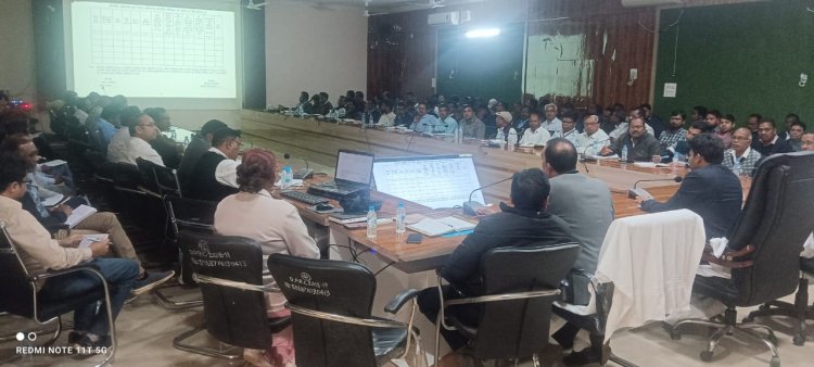 निर्वाचन सेक्टर अधिकारियों हेतु एक दिवसीय प्रशिक्षण का हुआ आयोजन" मतदान दलों हेतु सुविधाएं सुनिश्चित करने सहित मतदान एवं मतगणना संबंधित बताई गई बारीकियां