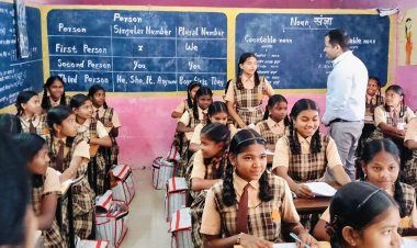 रायपुर : दो शिक्षकों को नोटिस,दो निलंबित  "गुणवत्ताहीन शिक्षा के मामले में बड़ी कार्रवाई.... पढ़िए पूरी खबर