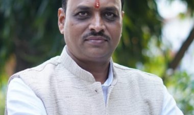 जशपुर: घोटाला और भ्रष्टाचार का रिकार्ड बना, कांग्रेसियों को चुनाव में याद आ रहा विकास, पराजय सामने देख भ्रम फैला रहे हैँ कांग्रेसी, भाजपा के पूर्व जिलाध्यक्ष सुनील गुप्ता कांग्रेस पर जम कर बरसे.......