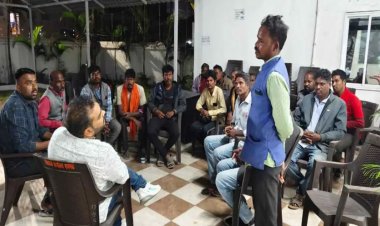 CG BREAKING: तेलंगाना में बंधक बनाए गए छत्तीसगढ़ के 150 मजदूर, एक की मौत, पीड़ित परिवारों ने वित्त मंत्री से लगाई मदद की गुहार