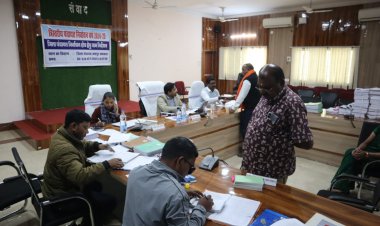 जशपुर: जिला पंचायत सदस्य के 14 सीटों के लिए 65 अभ्यर्थी लड़ेगे चुनाव चुनाव आयोग के गाइडलाइन का पालन करते हुए प्रशासन जुटा हुआ है तैयारी में