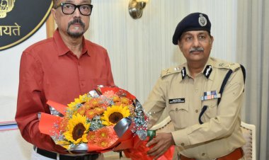 रायपुर : राज्यपाल श्री डेका से पुलिस महनिदेशक ने सौजन्य भेंट की